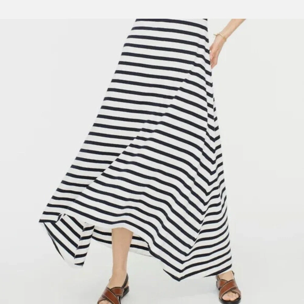 Navy and White Striped Sleeveless Dress - Picture 4 of 9